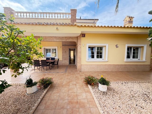 4 chambre Villa/Maison à vendre à Cabo Roig, Orihuela avec piscine garage - 749 000 € (Ref: 10172581)