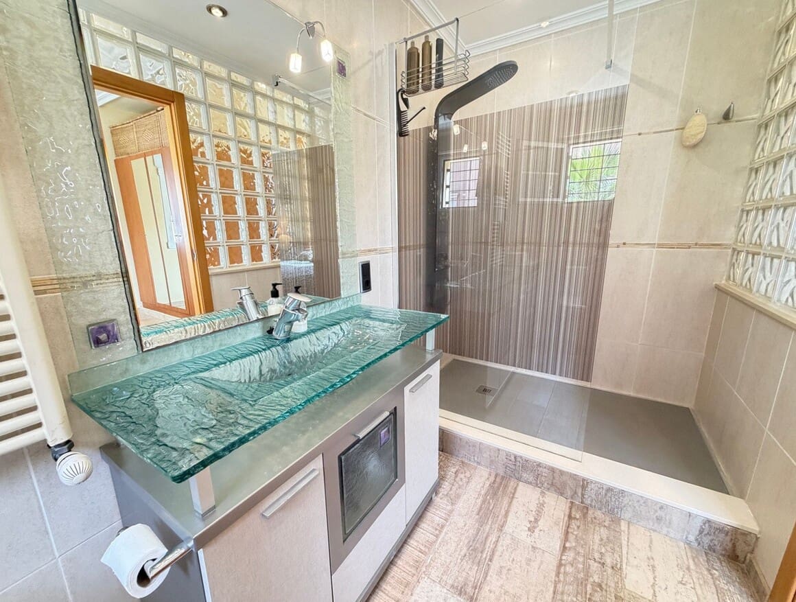 4 chambre Villa/Maison à vendre à Cabo Roig avec piscine garage - 749 000 € (Ref: 10172581)