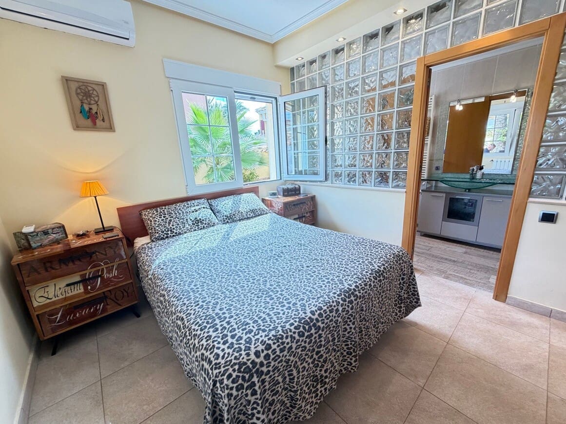 4 chambre Villa/Maison à vendre à Cabo Roig avec piscine garage - 749 000 € (Ref: 10172581)