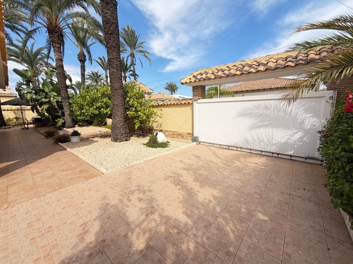 4 chambre Villa/Maison à vendre à Cabo Roig avec piscine garage - 749 000 € (Ref: 10172581)