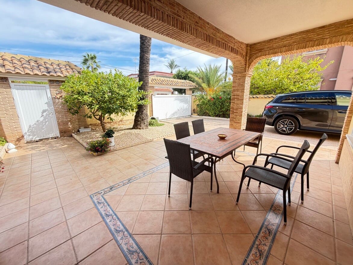 4 chambre Villa/Maison à vendre à Cabo Roig avec piscine garage - 749 000 € (Ref: 10172581)