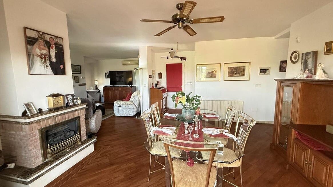 5 Zimmer Villa zu verkaufen in Las Ramblas Golf mit Pool Garage - 635.000 € (Ref: 10172582)