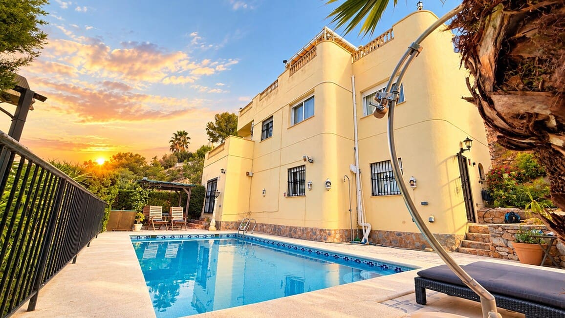 5 Zimmer Villa zu verkaufen in Las Ramblas Golf mit Pool Garage - 635.000 € (Ref: 10172582)