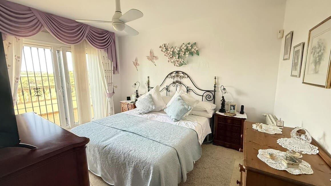 5 Zimmer Villa zu verkaufen in Las Ramblas Golf mit Pool Garage - 635.000 € (Ref: 10172582)