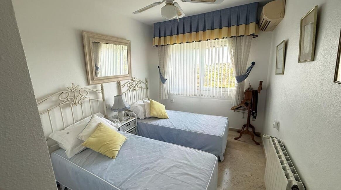 5 Zimmer Villa zu verkaufen in Las Ramblas Golf mit Pool Garage - 635.000 € (Ref: 10172582)