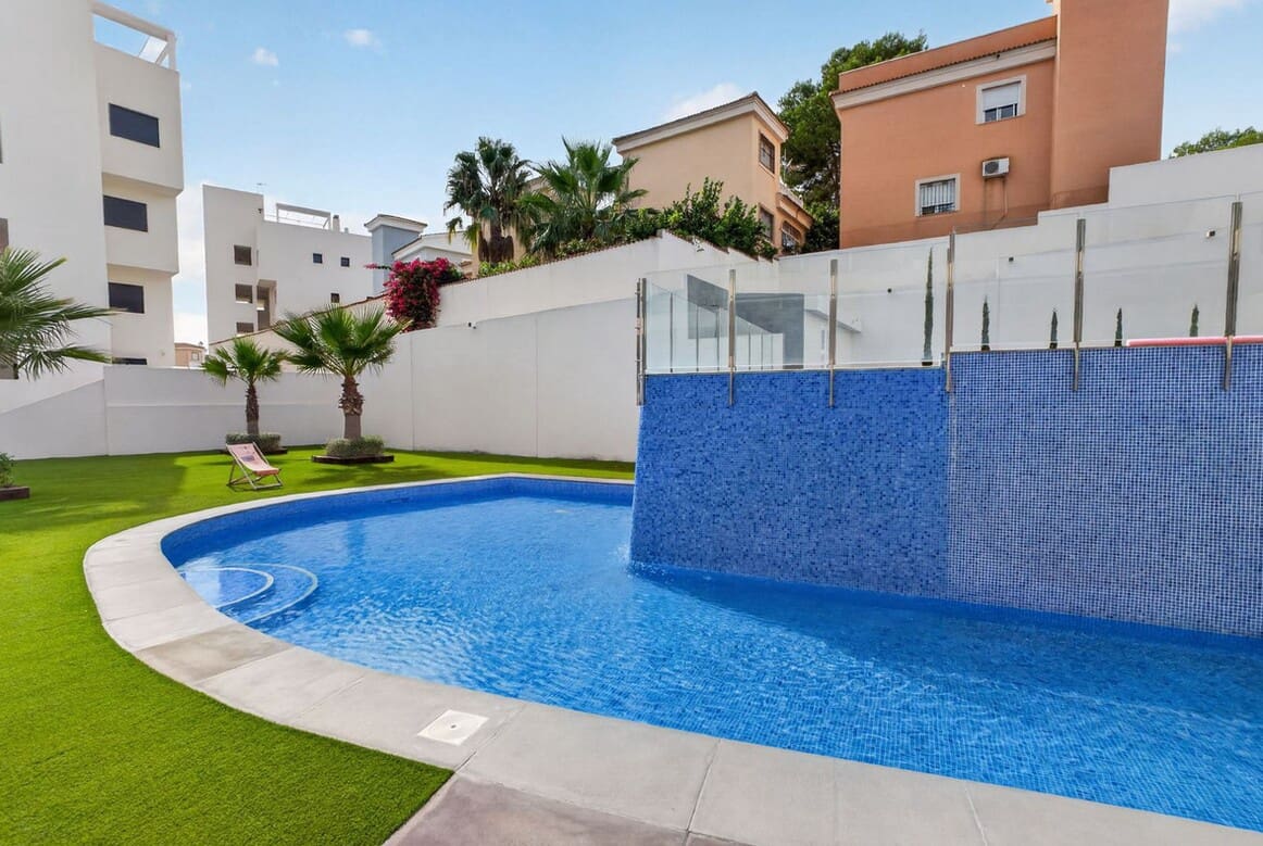 3 sypialnia Apartament na sprzedaż w Orihuela Costa z basenem garażem - 340 000 € (Ref: 10172583)