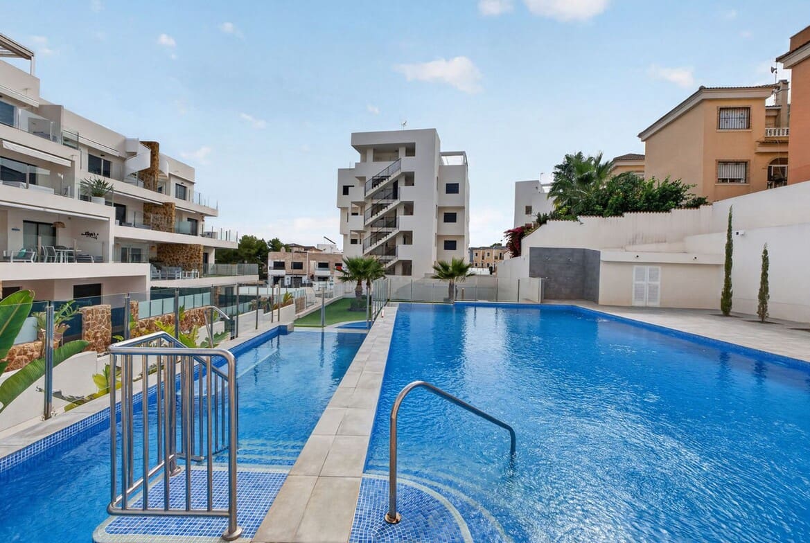 3 sypialnia Apartament na sprzedaż w Orihuela Costa z basenem garażem - 340 000 € (Ref: 10172583)