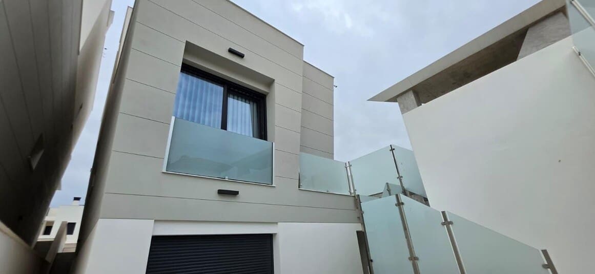 5 soveværelse Villa til salg i Torrevieja med swimmingpool garage - € 1.400.000 (Ref: 10172584)