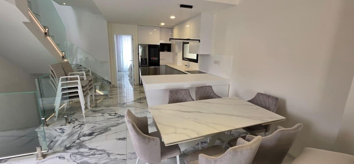 5 soveværelse Villa til salg i Torrevieja med swimmingpool garage - € 1.400.000 (Ref: 10172584)