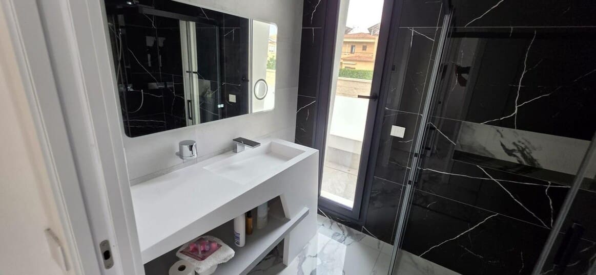 5 soveværelse Villa til salg i Torrevieja med swimmingpool garage - € 1.400.000 (Ref: 10172584)