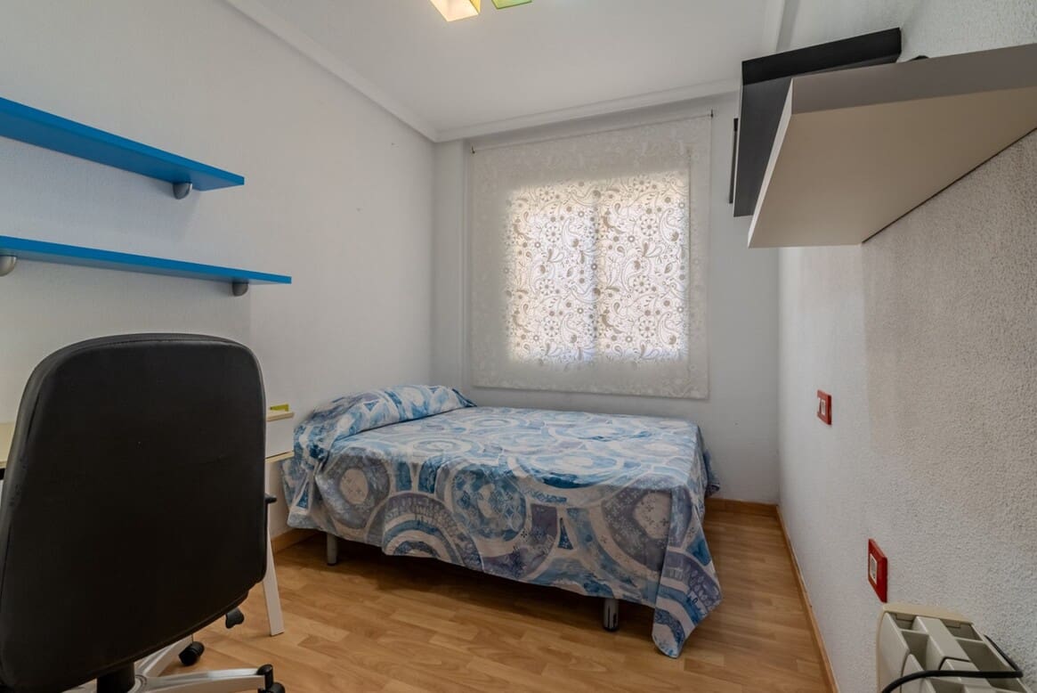 3 quarto Apartamento para venda em Guardamar del Segura com garagem - 225 000 € (Ref: 10172587)