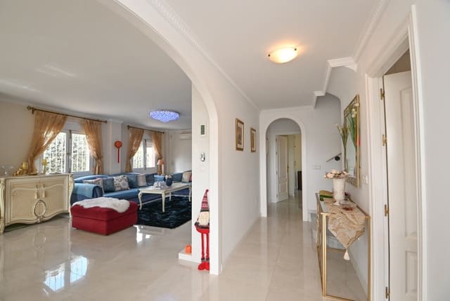 4 soverom Villa til salgs i Orihuela Costa, Orihuela med svømmebasseng garasje - € 799 900 (Ref: 10172588)