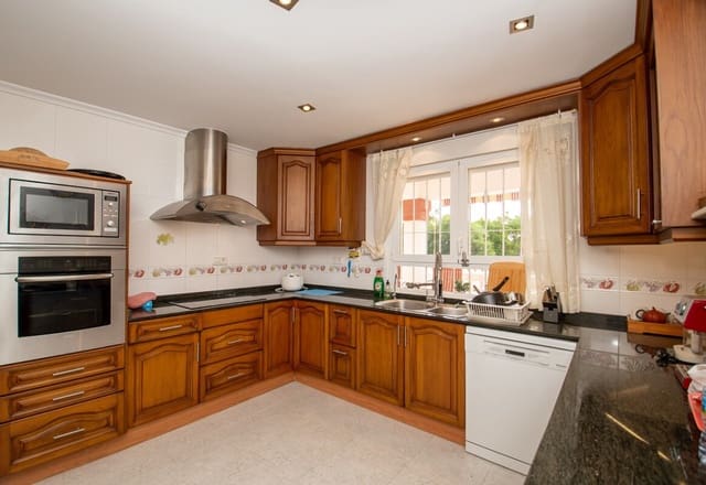 4 soverom Villa til salgs i Orihuela Costa, Orihuela med svømmebasseng garasje - € 799 900 (Ref: 10172588)