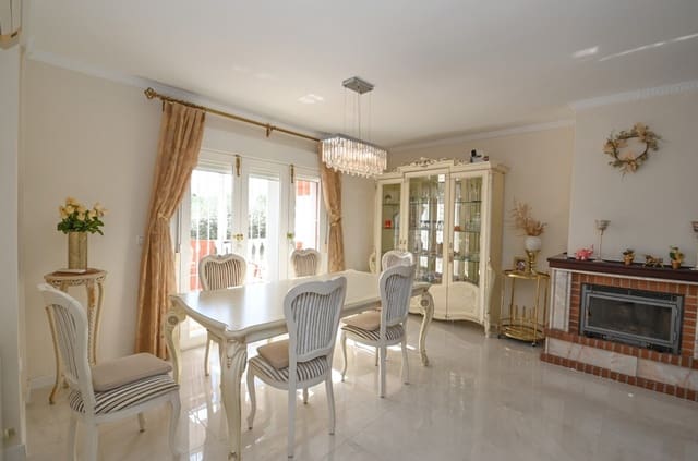 4 soverom Villa til salgs i Orihuela Costa, Orihuela med svømmebasseng garasje - € 799 900 (Ref: 10172588)