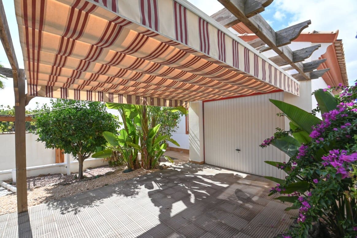 4 sovrum Villa till salu i Orihuela Costa med pool garage - 799 900 € (Ref: 10172588)