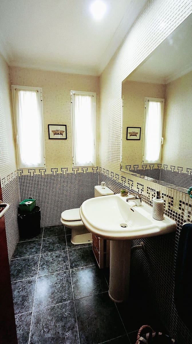 4 Zimmer Villa zu verkaufen in Alicante / Alacant Stadt mit Pool Garage - 950.000 € (Ref: 10172589)