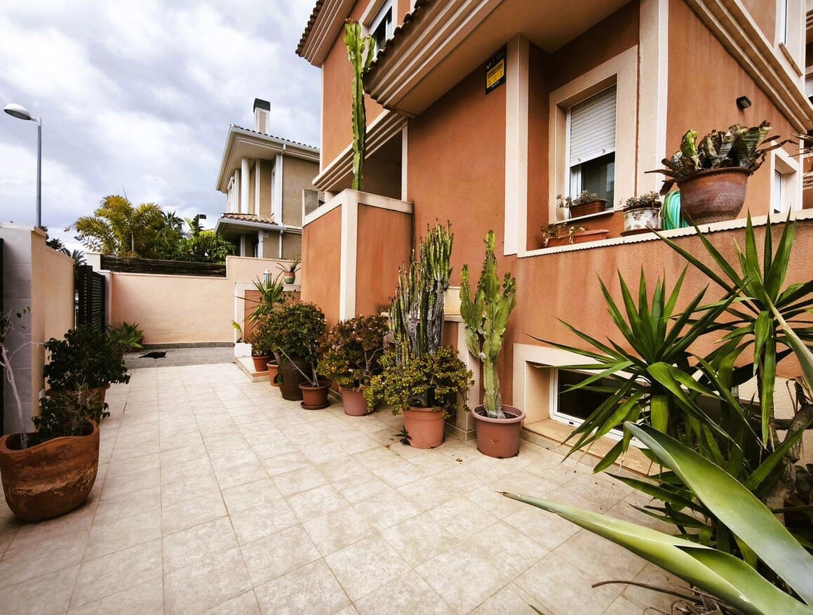 4 Zimmer Villa zu verkaufen in Alicante / Alacant Stadt mit Pool Garage - 950.000 € (Ref: 10172589)