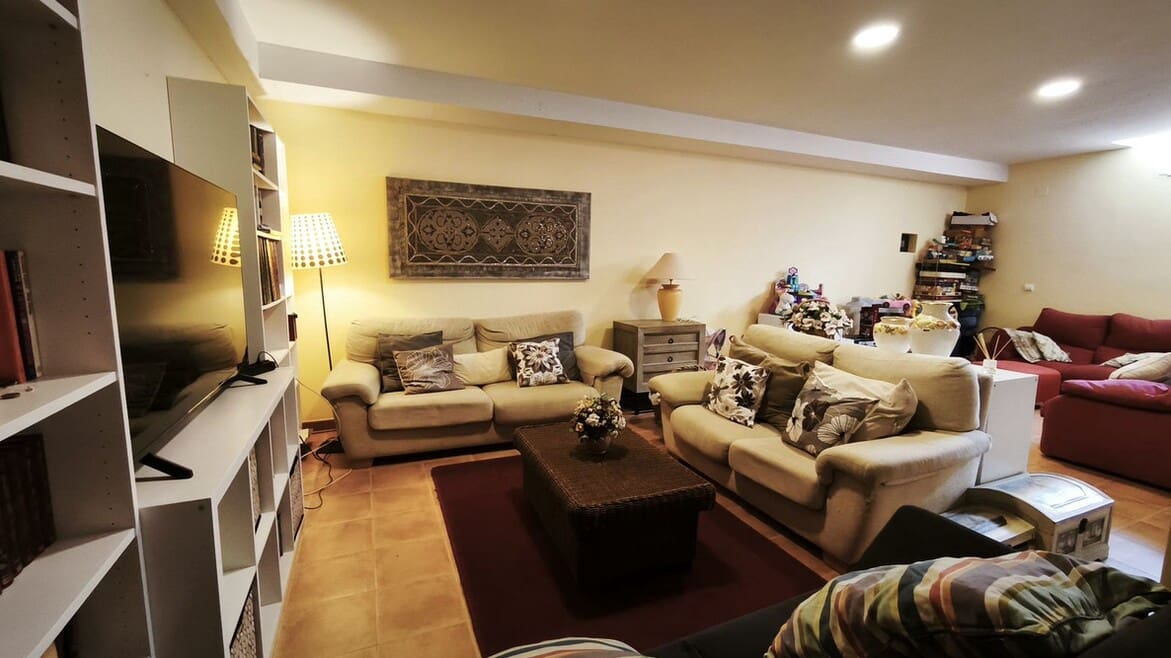 4 Zimmer Villa zu verkaufen in Alicante / Alacant Stadt mit Pool Garage - 950.000 € (Ref: 10172589)