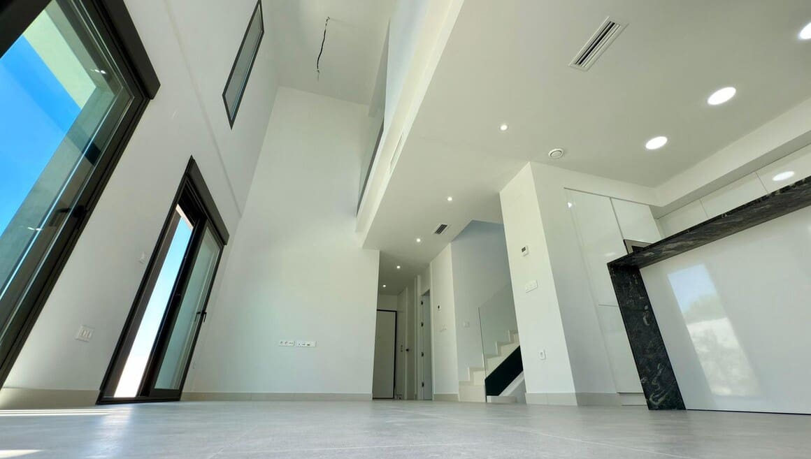4 soverom Villa til salgs i Alicante by med svømmebasseng garasje - € 830 000 (Ref: 10172590)