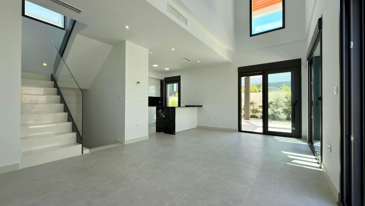 4 soverom Villa til salgs i Alicante by med svømmebasseng garasje - € 830 000 (Ref: 10172590)
