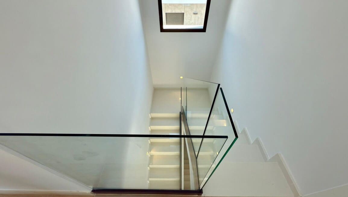 4 soverom Villa til salgs i Alicante by med svømmebasseng garasje - € 830 000 (Ref: 10172590)