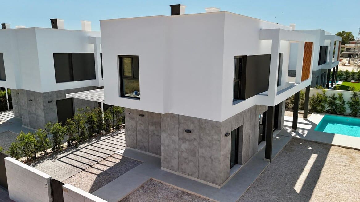 4 soverom Villa til salgs i Alicante by med svømmebasseng garasje - € 830 000 (Ref: 10172590)