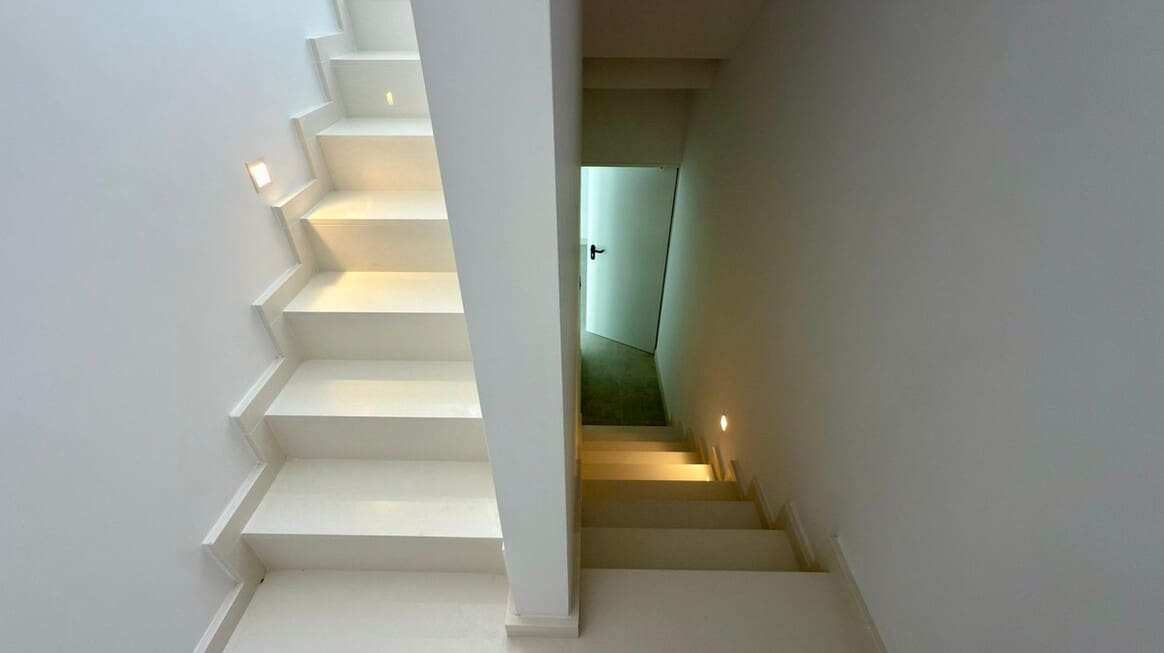 4 soverom Villa til salgs i Alicante by med svømmebasseng garasje - € 830 000 (Ref: 10172590)