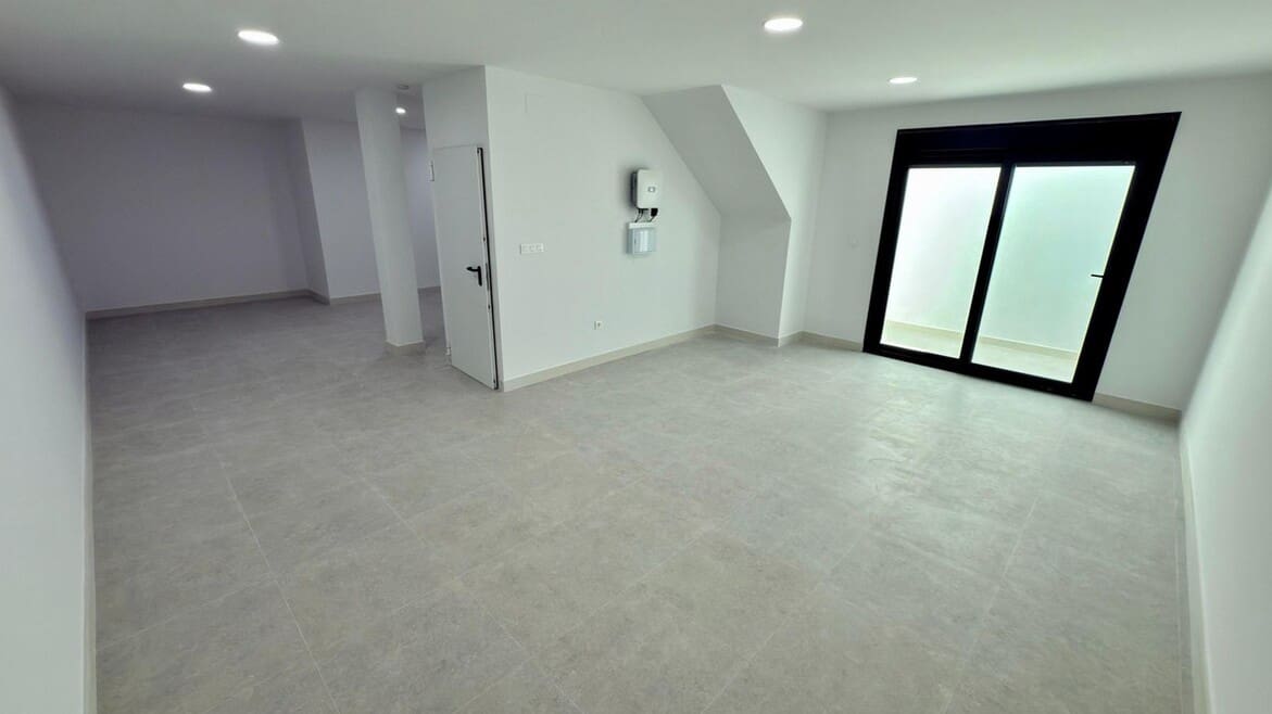 4 soverom Villa til salgs i Alicante by med svømmebasseng garasje - € 830 000 (Ref: 10172590)