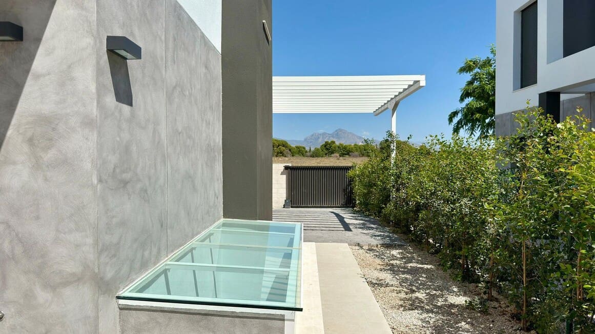 4 soverom Villa til salgs i Alicante by med svømmebasseng garasje - € 830 000 (Ref: 10172590)