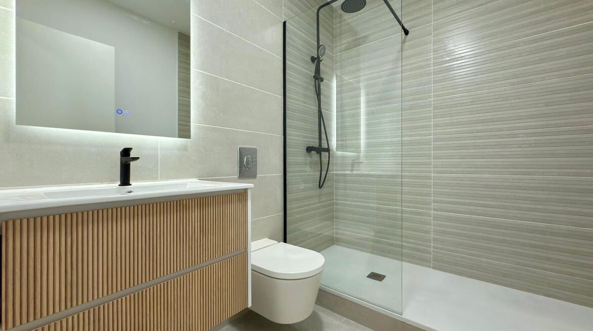 4 soverom Villa til salgs i Alicante by med svømmebasseng garasje - € 830 000 (Ref: 10172590)