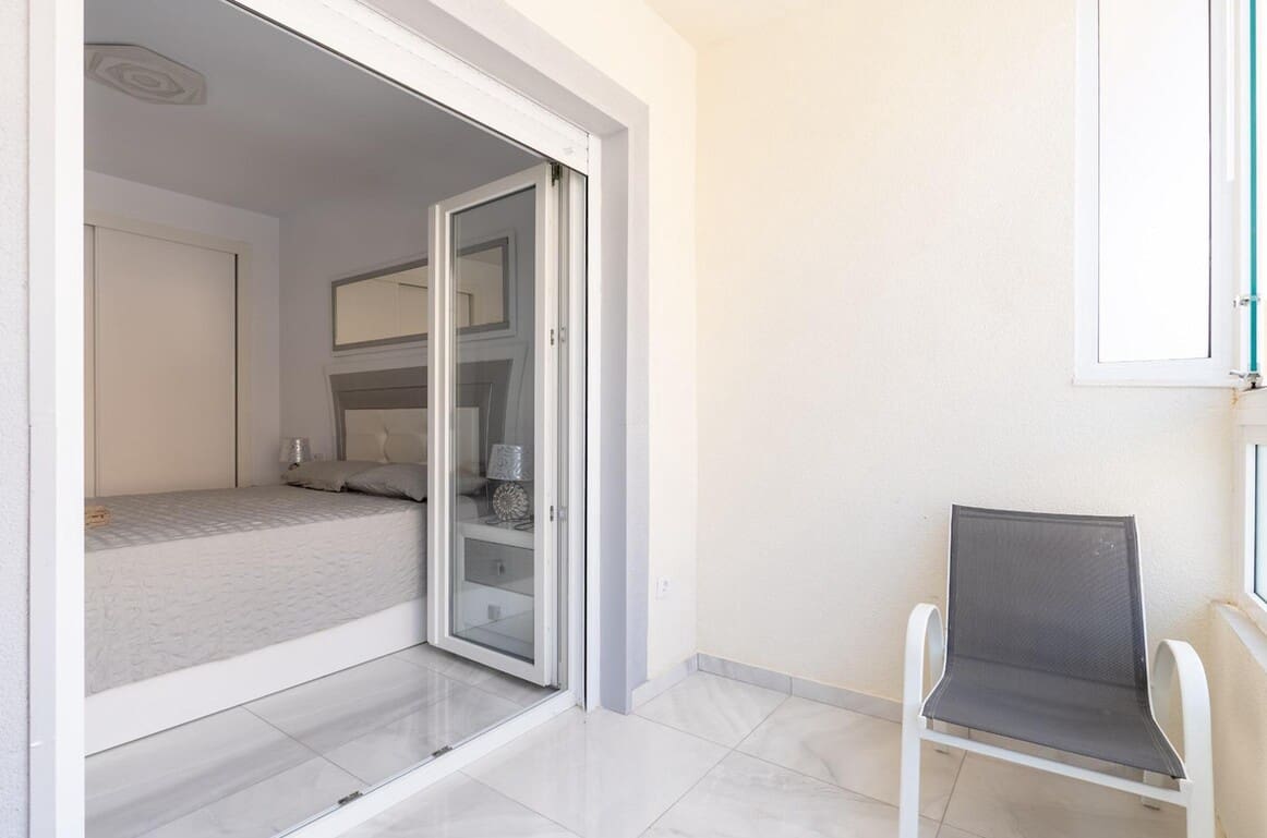 4 soverom Hus til salgs i Orihuela Costa med svømmebasseng garasje - € 589 000 (Ref: 10172592)