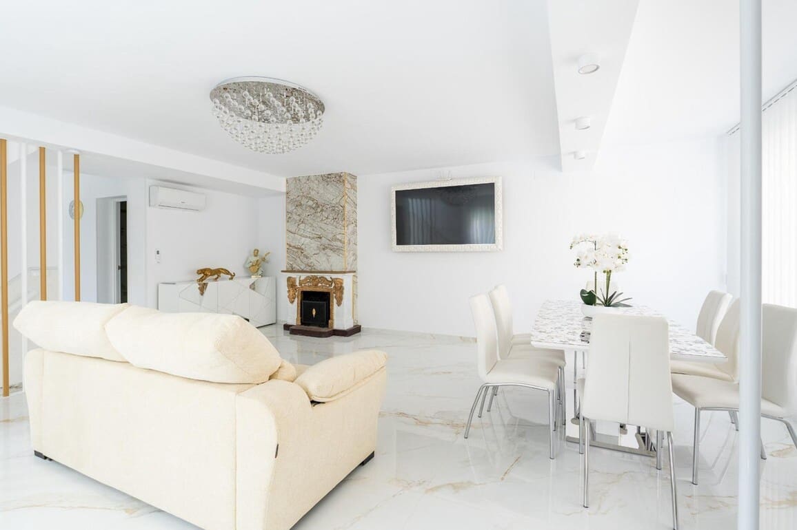 4 soverom Hus til salgs i Orihuela Costa med svømmebasseng garasje - € 589 000 (Ref: 10172592)