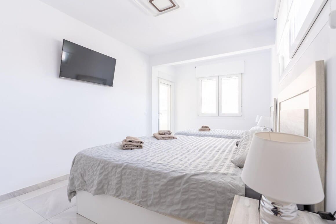 4 soverom Hus til salgs i Orihuela Costa med svømmebasseng garasje - € 589 000 (Ref: 10172592)