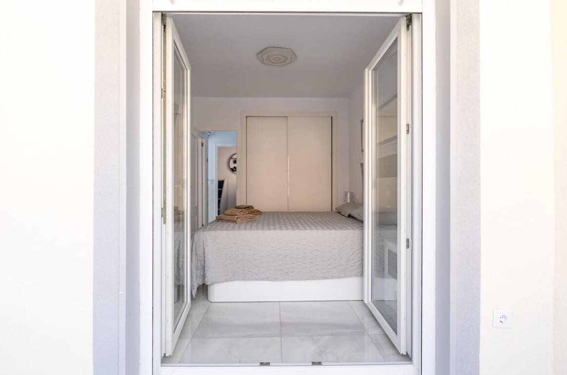 4 soverom Hus til salgs i Orihuela Costa med svømmebasseng garasje - € 589 000 (Ref: 10172592)