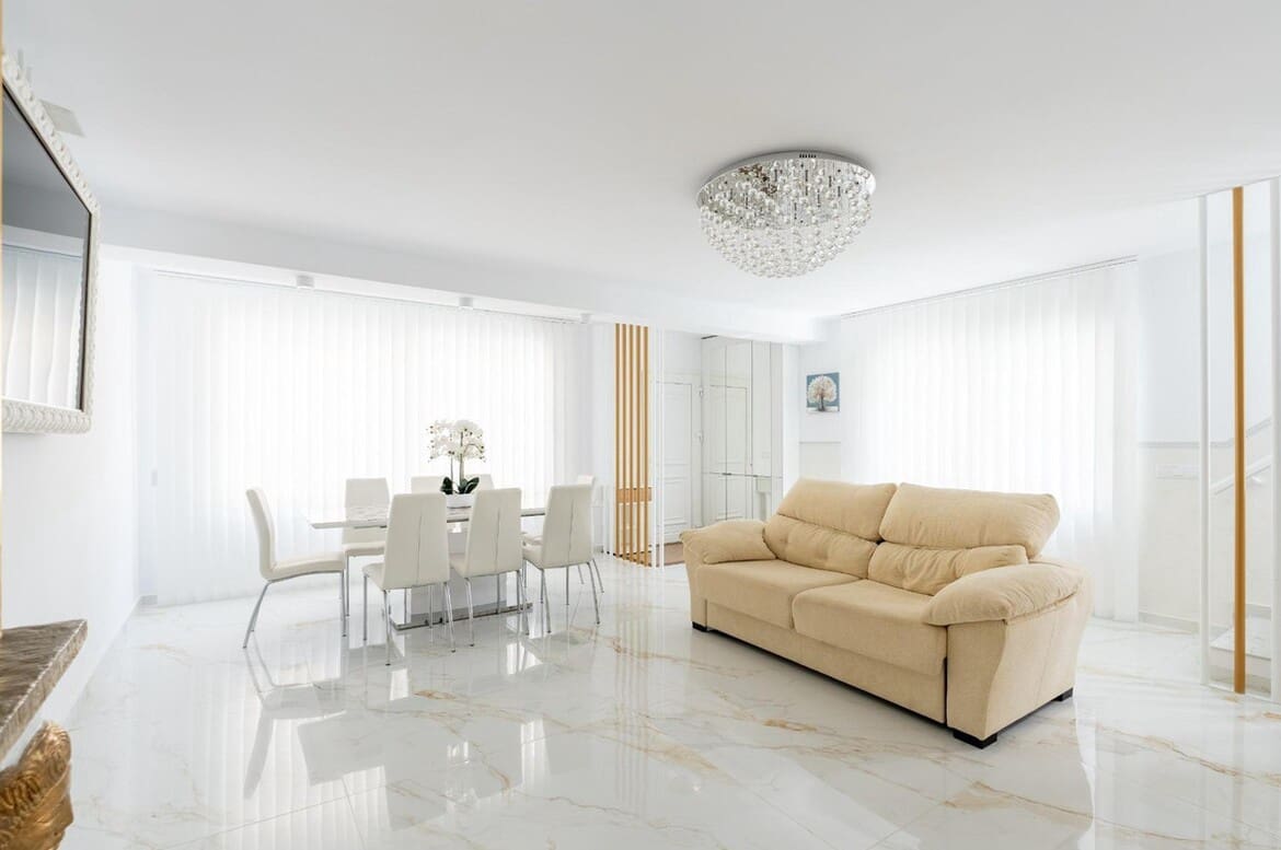 4 soverom Hus til salgs i Orihuela Costa med svømmebasseng garasje - € 589 000 (Ref: 10172592)