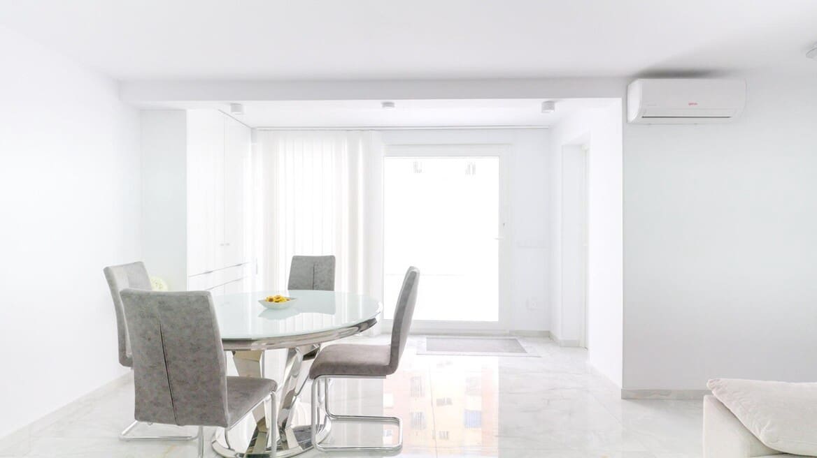 4 soverom Hus til salgs i Orihuela Costa med svømmebasseng garasje - € 589 000 (Ref: 10172592)