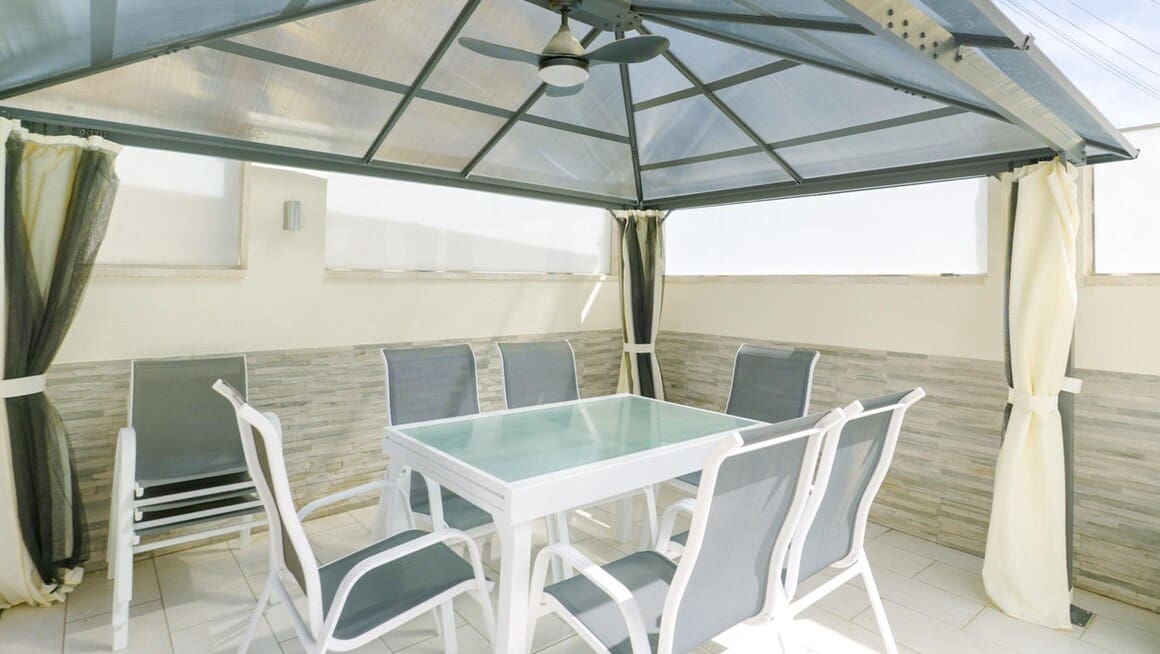 4 soverom Hus til salgs i Orihuela Costa med svømmebasseng garasje - € 589 000 (Ref: 10172592)