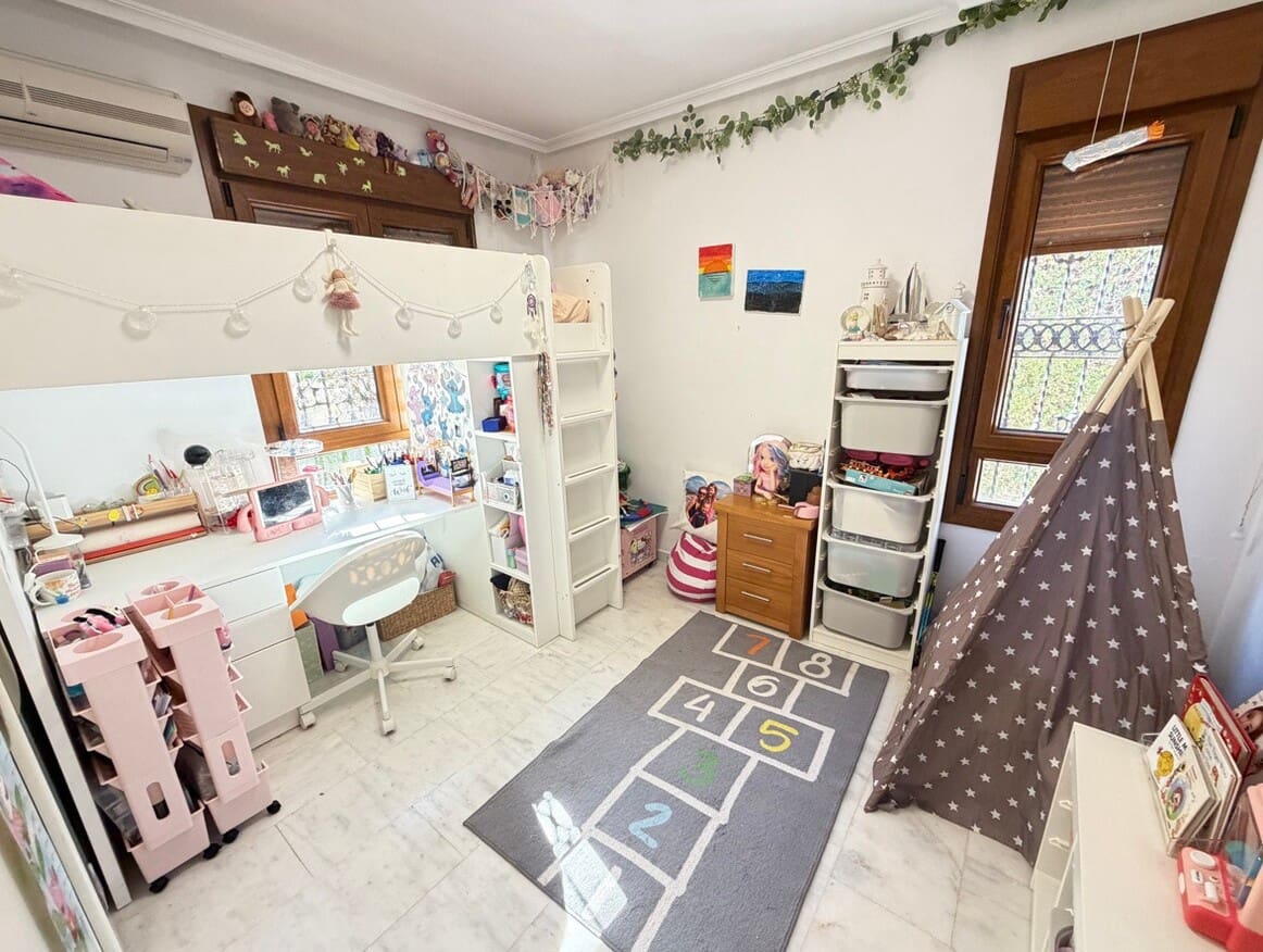 Chalet de 4 habitaciones en Algorfa en venta con piscina - 449.955 € (Ref: 10172595)