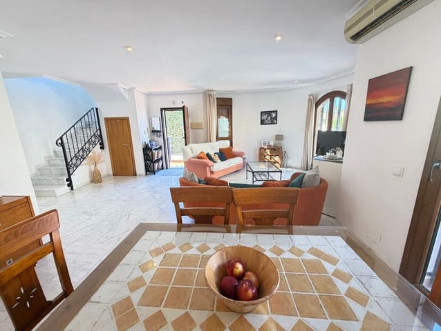 Chalet de 4 habitaciones en Algorfa en venta con piscina - 449.955 € (Ref: 10172595)