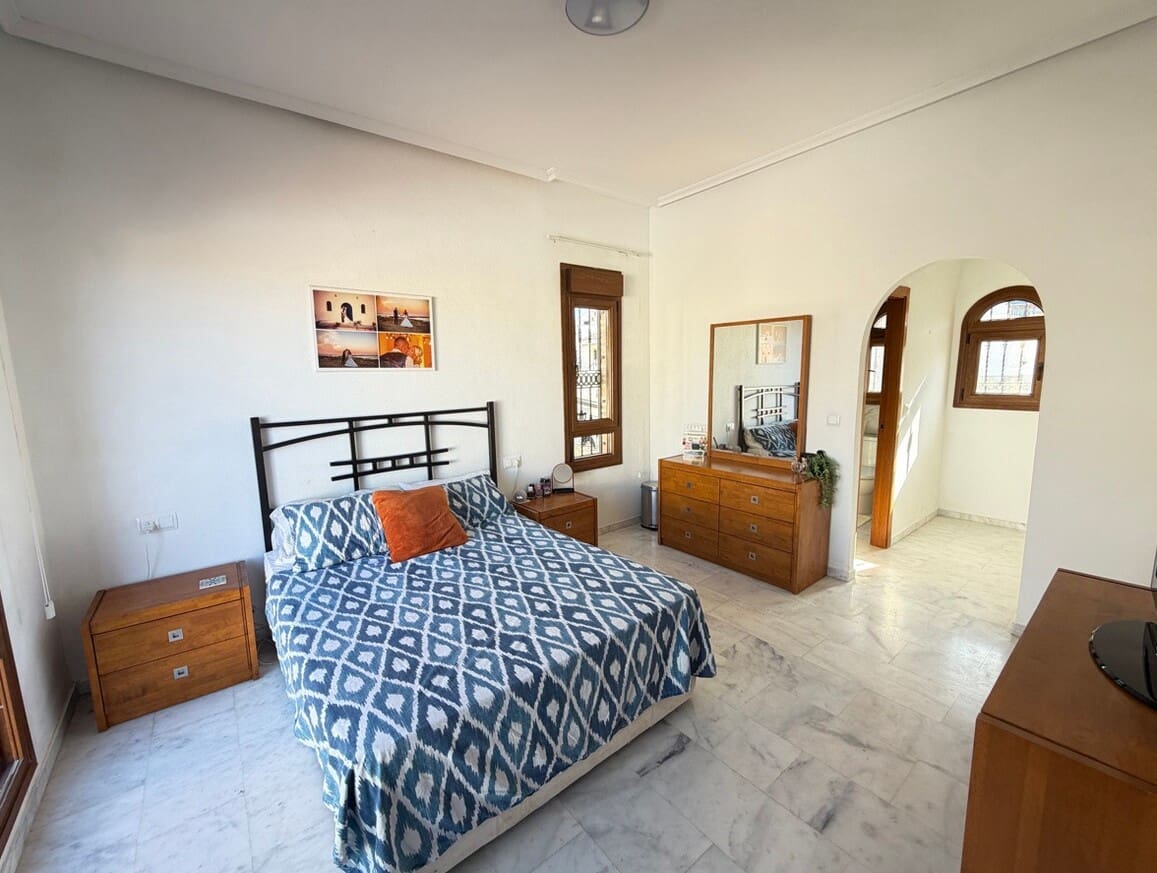 Chalet de 4 habitaciones en Algorfa en venta con piscina - 449.955 € (Ref: 10172595)