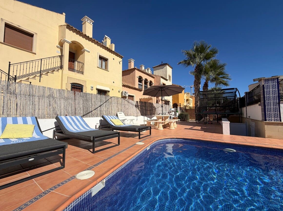Chalet de 4 habitaciones en Algorfa en venta con piscina - 449.955 € (Ref: 10172595)