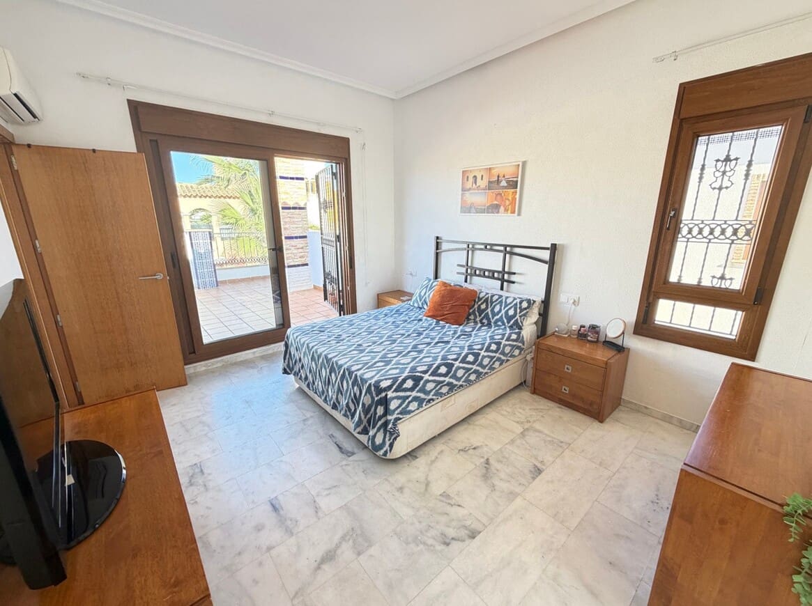 Chalet de 4 habitaciones en Algorfa en venta con piscina - 449.955 € (Ref: 10172595)