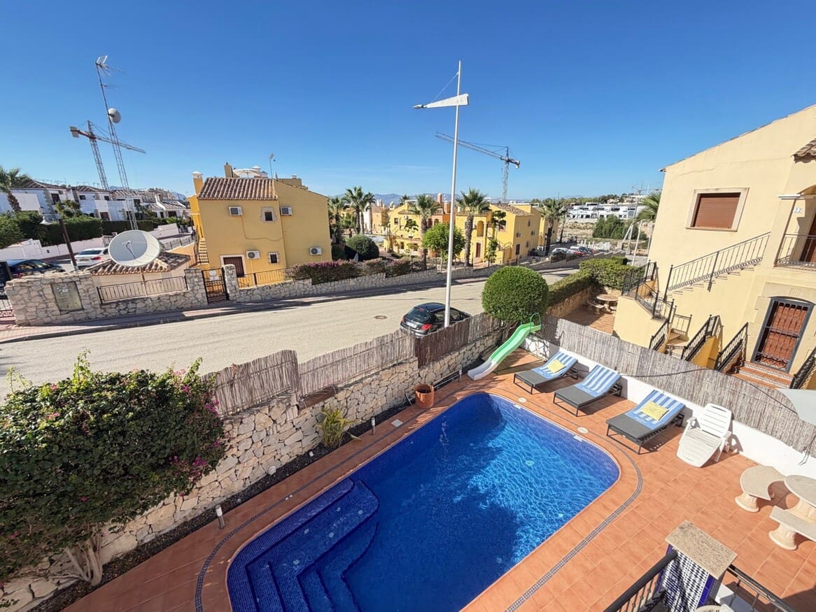Chalet de 4 habitaciones en Algorfa en venta con piscina - 449.955 € (Ref: 10172595)