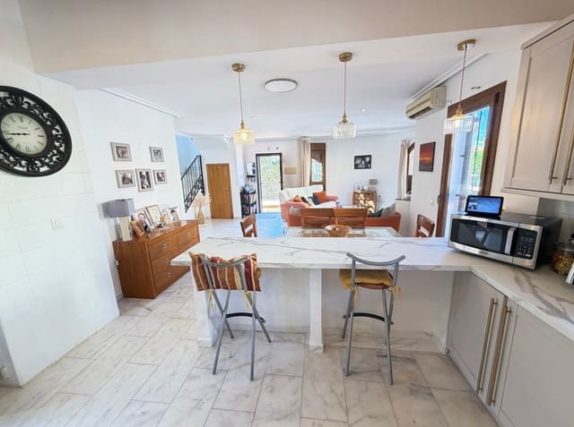 Chalet de 4 habitaciones en Algorfa en venta con piscina - 449.955 € (Ref: 10172595)