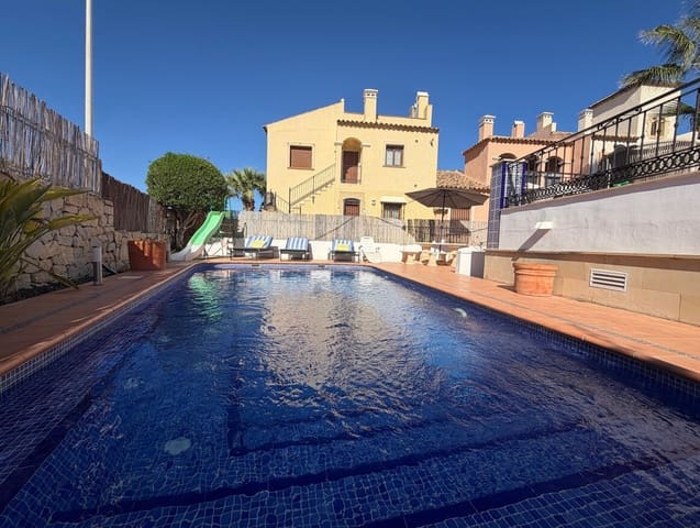 Chalet de 4 habitaciones en Algorfa en venta con piscina - 449.955 € (Ref: 10172595)