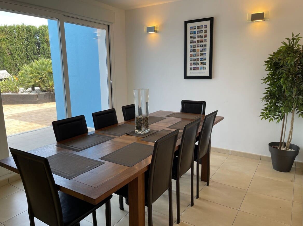 6 bedroom Villa for sale in Monforte del Cid with pool garage - € 750,000 (Ref: 10172600)