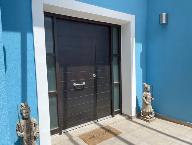Chalet de 6 habitaciones en Monforte del Cid en venta con piscina garaje - 750.000 € (Ref: 10172600)