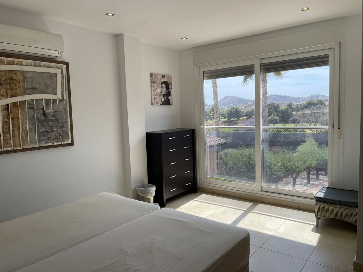 6 bedroom Villa for sale in Monforte del Cid with pool garage - € 750,000 (Ref: 10172600)