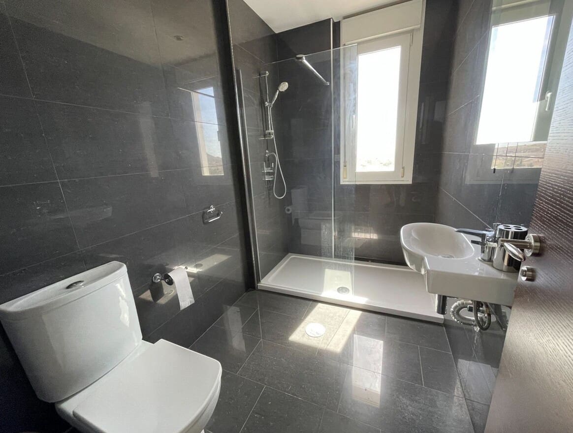 6 bedroom Villa for sale in Monforte del Cid with pool garage - € 750,000 (Ref: 10172600)