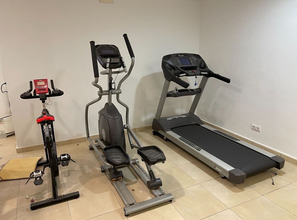 6 bedroom Villa for sale in Monforte del Cid with pool garage - € 750,000 (Ref: 10172600)